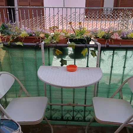 Old Town Apartment *